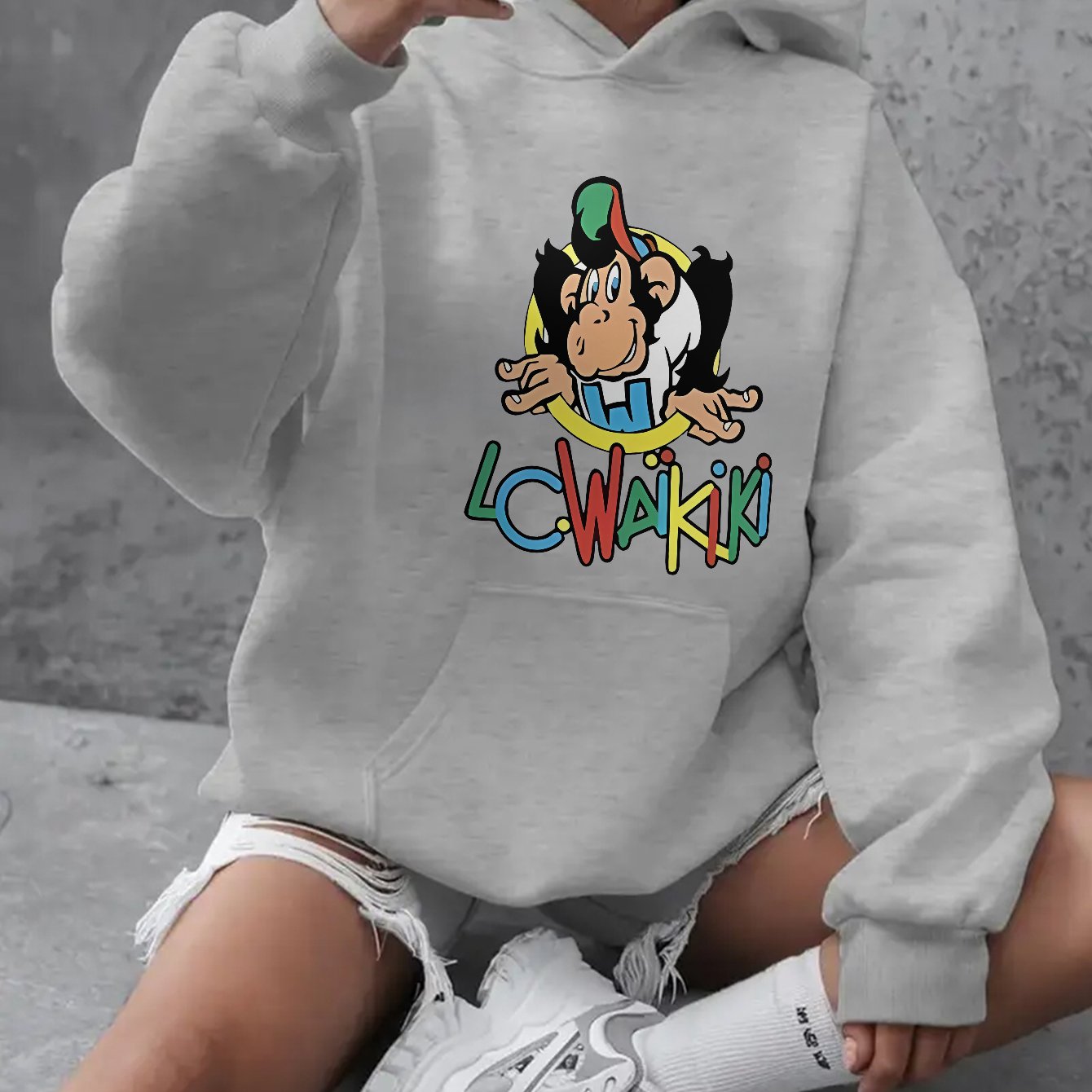 Sweat à Capuche Urbain : Élégance et Douceur au Quotidien